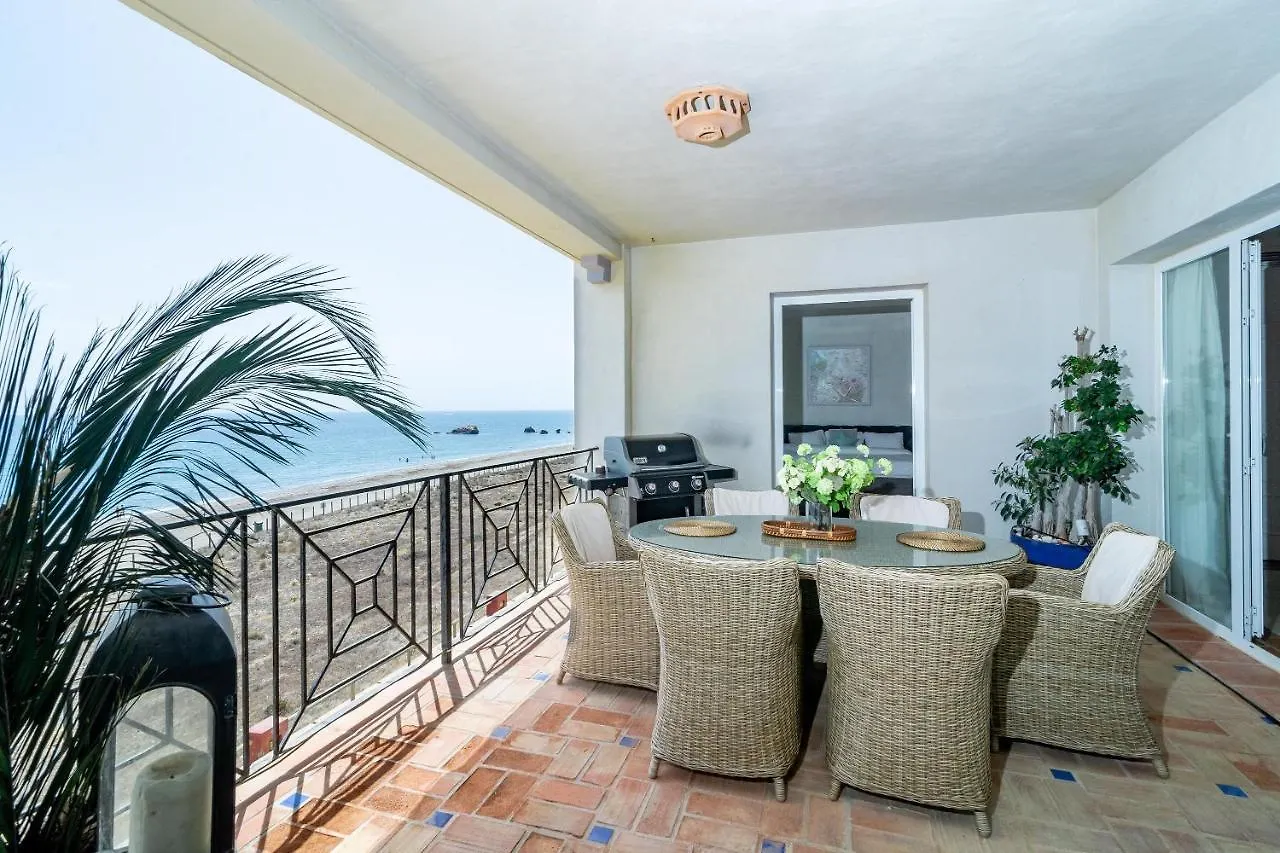 Lap- 3 Bed Apartment On The Beach. Families Only Casares
