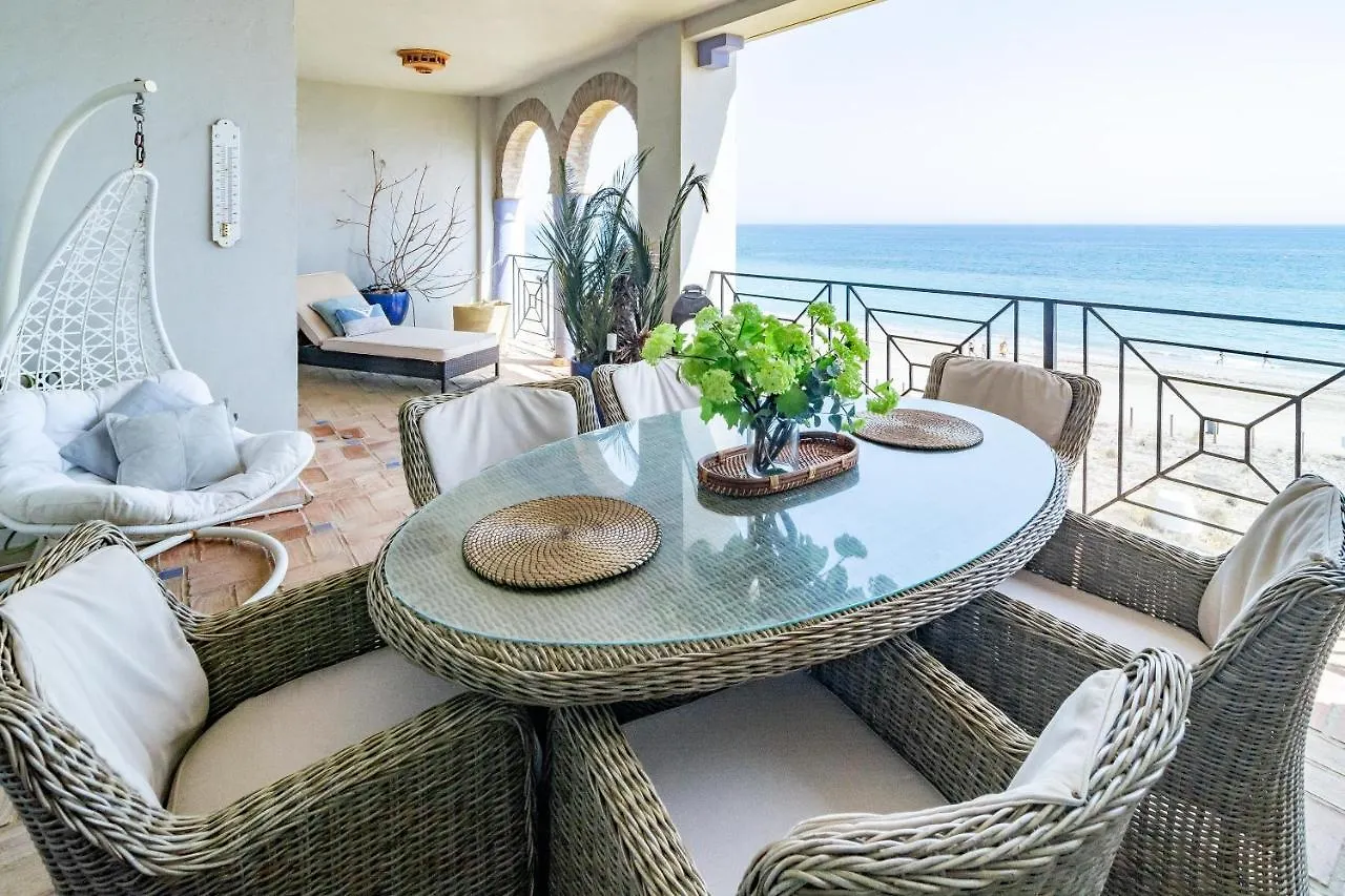 Lap- 3 Bed Apartment On The Beach. Families Only Casares