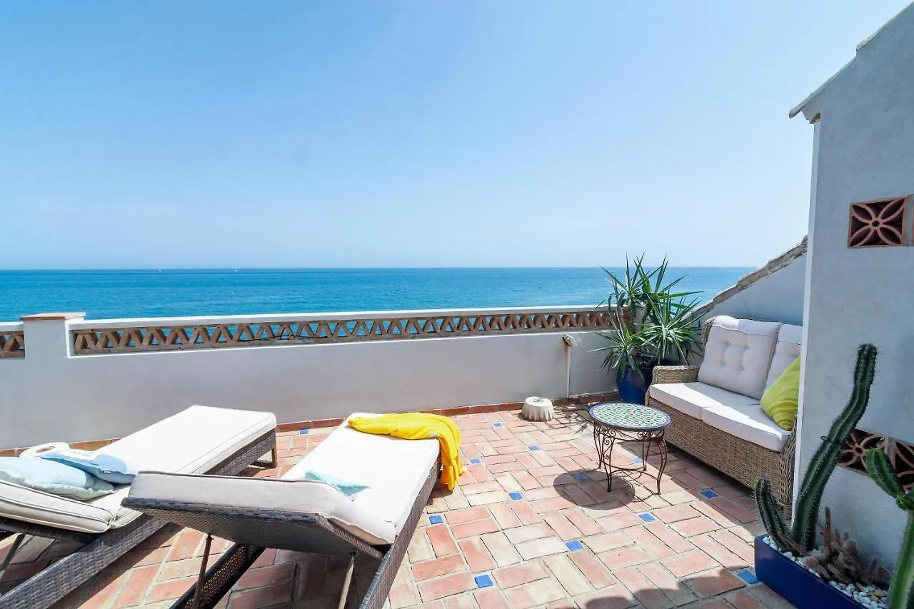 Lap- 3 Bed Apartment On The Beach. Families Only Casares Ισπανία