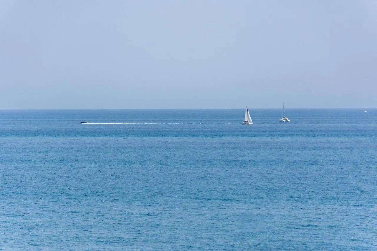 Lap- 3 Bed Apartment On The Beach. Families Only Casares 0*,  Ισπανία