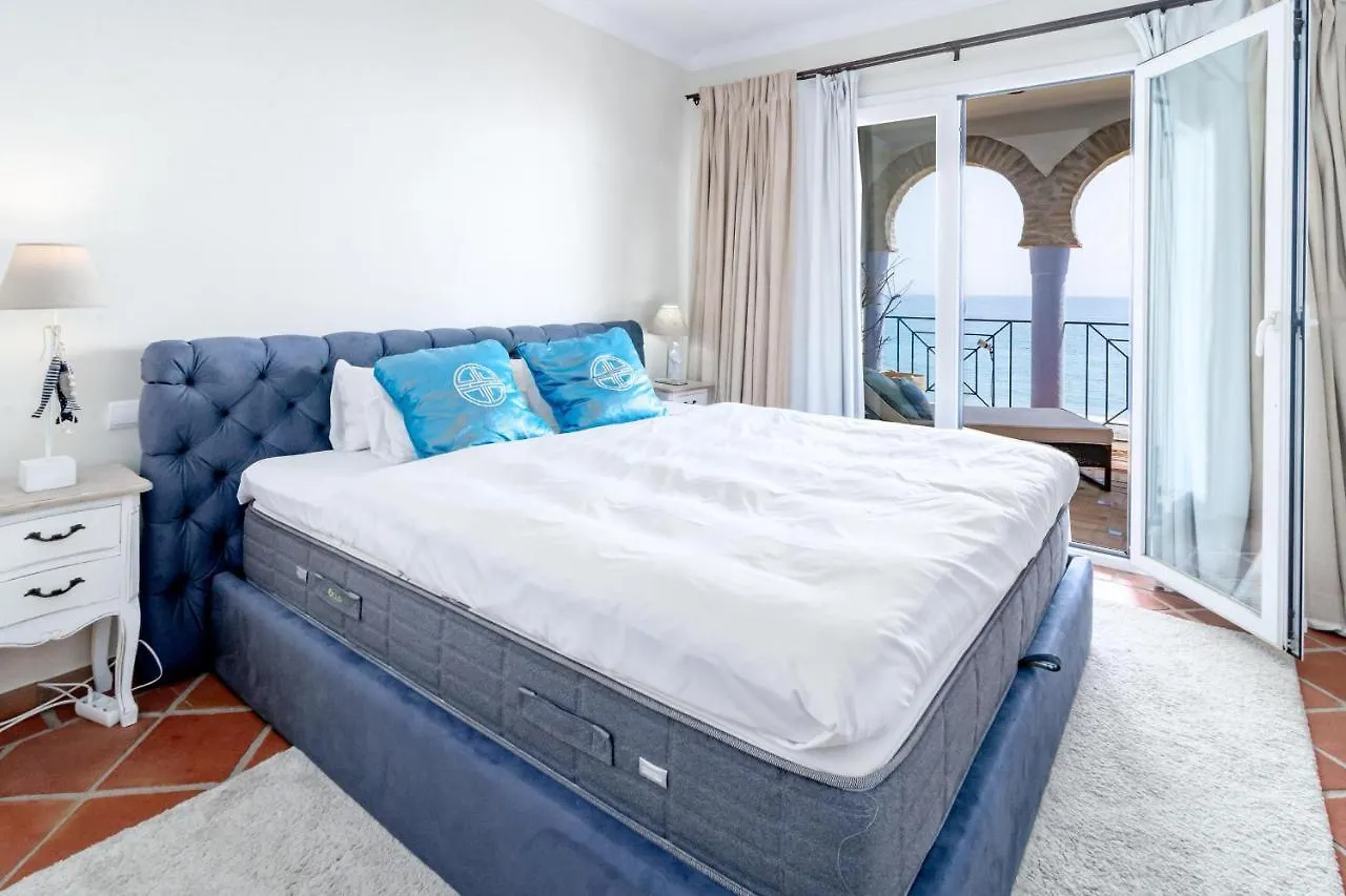 Lap- 3 Bed Apartment On The Beach. Families Only Casares