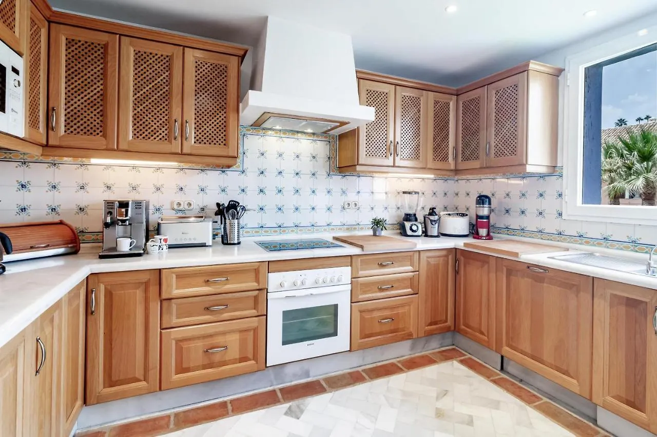 Lap- 3 Bed Apartment On The Beach. Families Only Casares Ισπανία